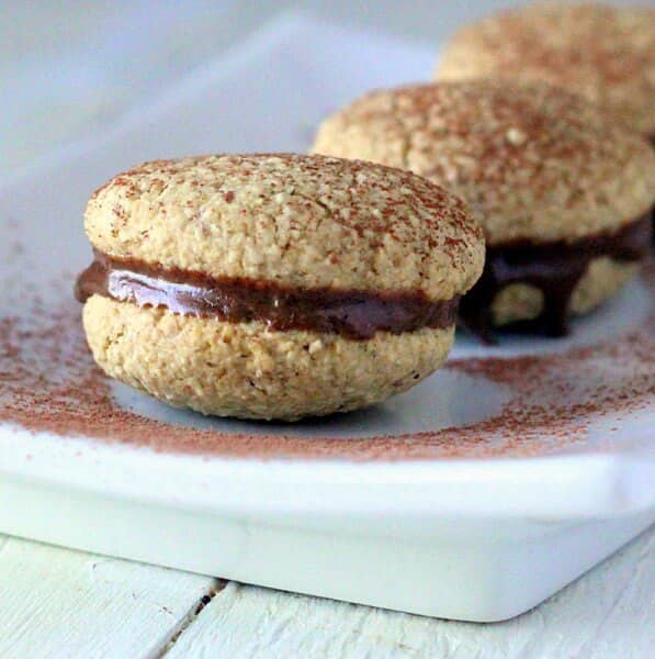 tiramisu macaron