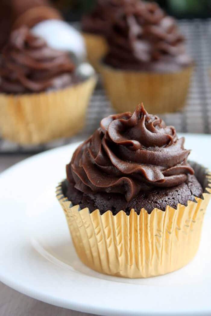 Flourless Chocolate Cupcakes With Chocolate Cream Cheese Frosting