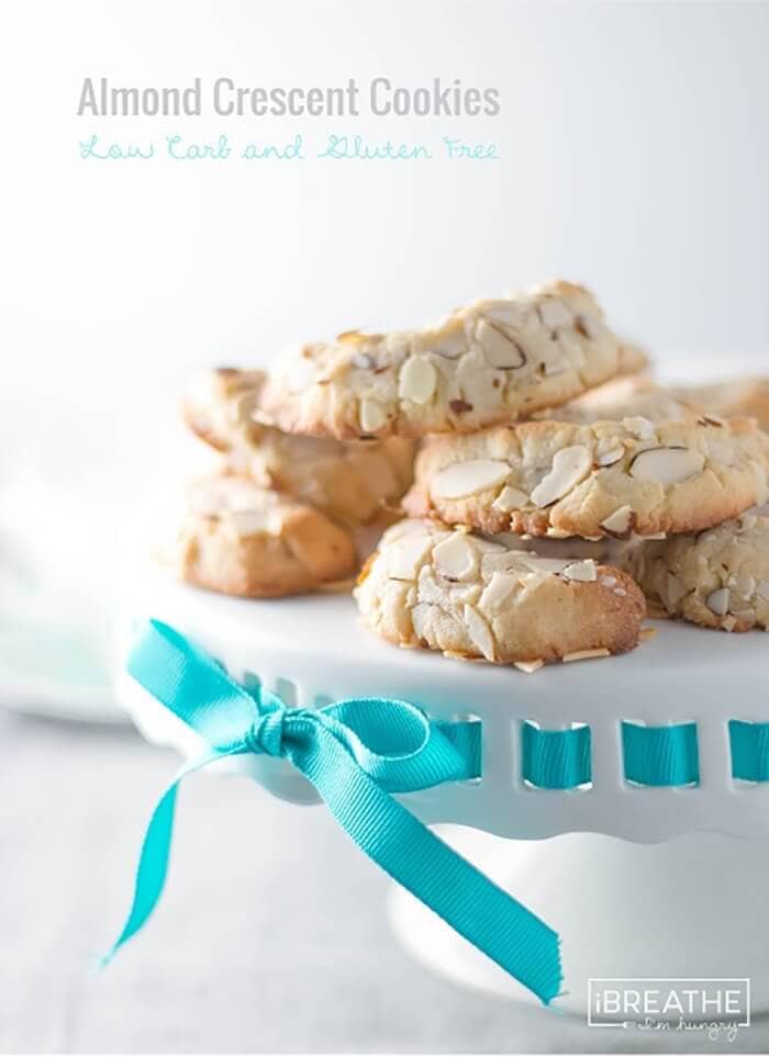 Low-Carb Almond Crescent Cookies